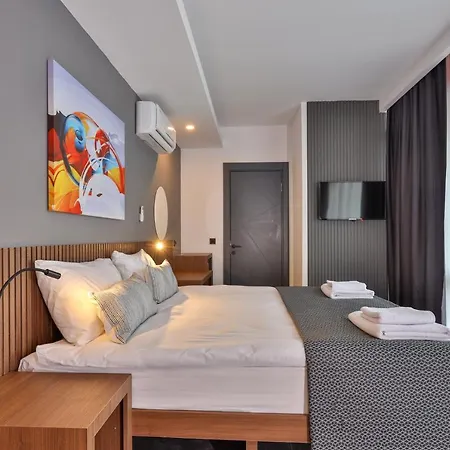 Wolf Of The City & Spa Hotel