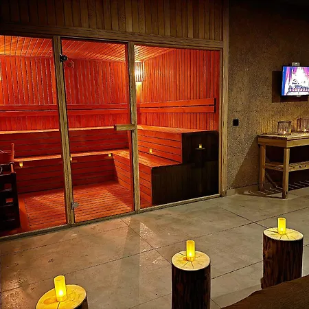 Hotel Wolf Of The City & Spa