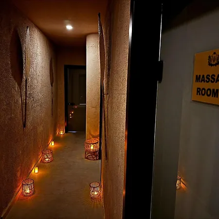 Wolf Of The City & Spa Hotel
