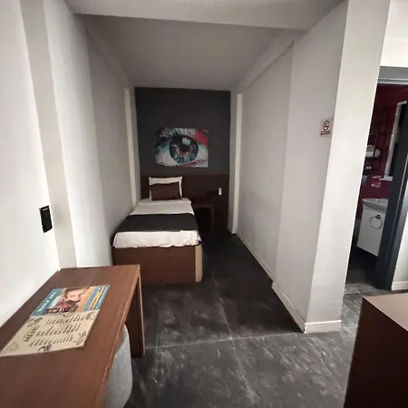 Hotel Wolf Of The City & Spa