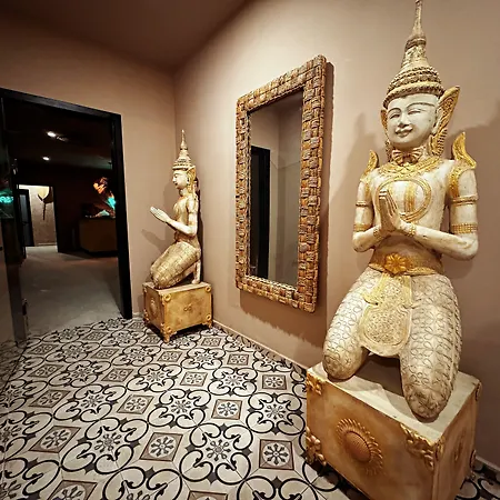 호텔 Wolf Of The City Hotel & Spa