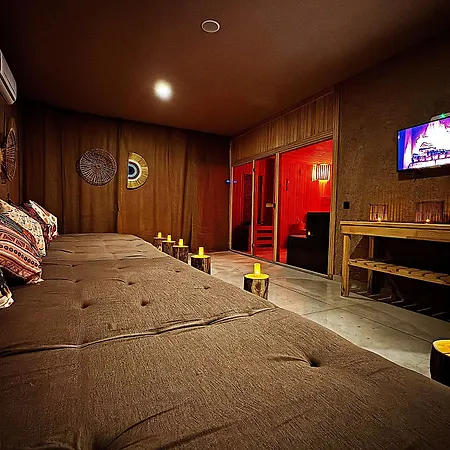 Wolf Of The City Hotel & Spa 호텔 *