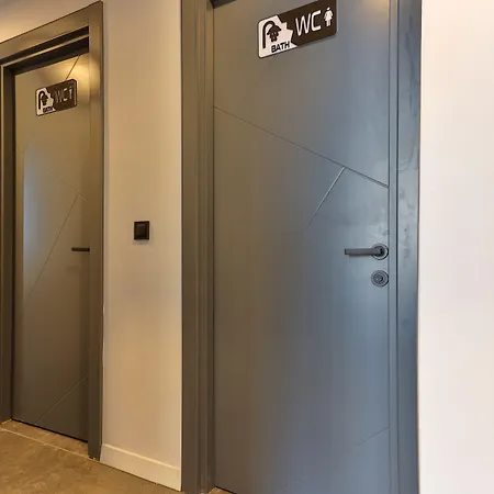 Wolf Of The City Hotel & Spa 호텔