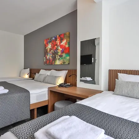 Wolf Of The City & Spa Hotell
