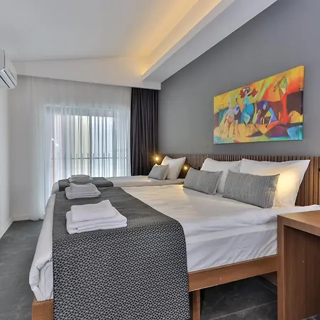 Wolf Of The City & Spa Hotell