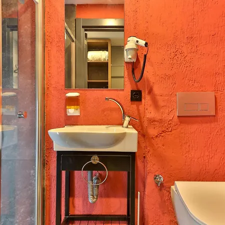 Hotell Wolf Of The City & Spa *