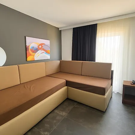 Wolf Of The City Hotel & Spa